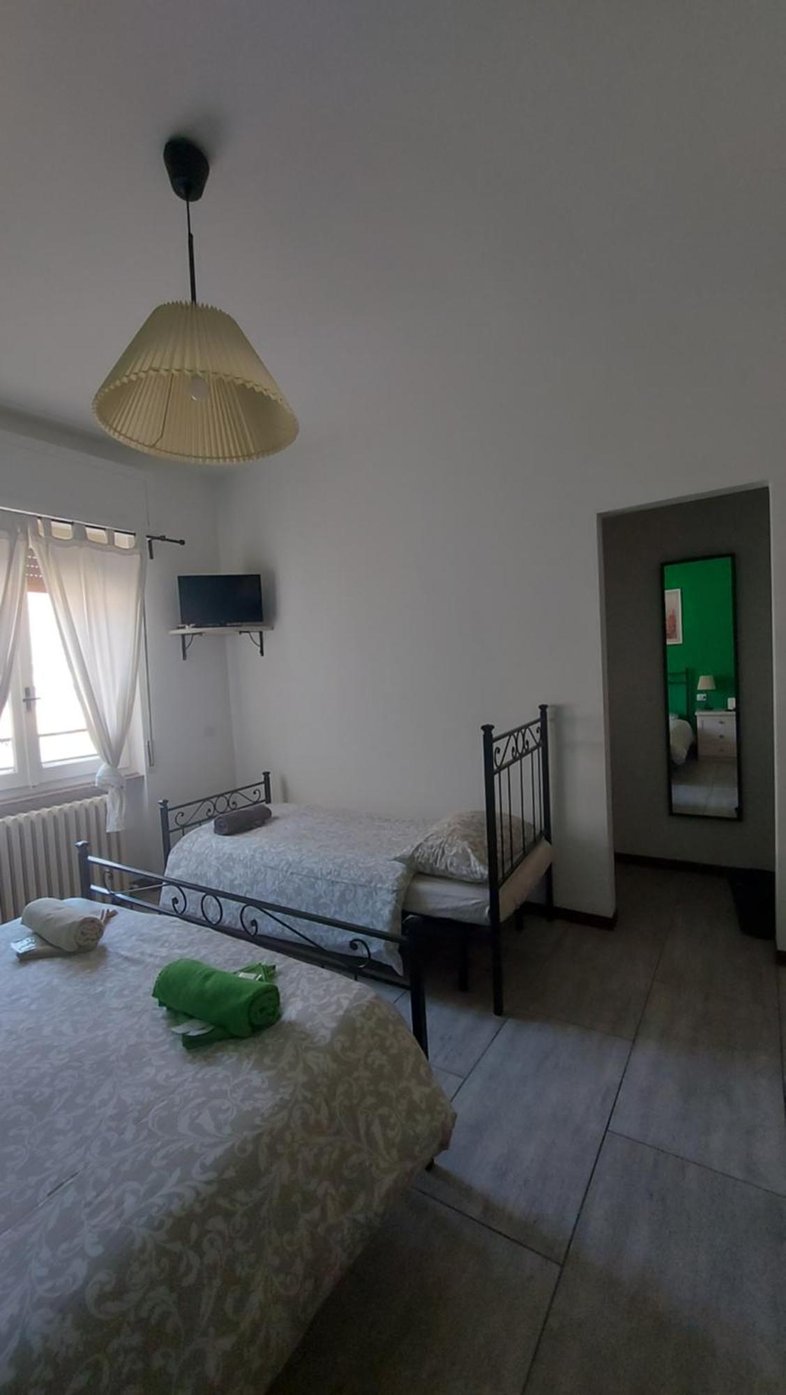 Locanda La Tana Del Luppolo Валмадрера Екстериор снимка